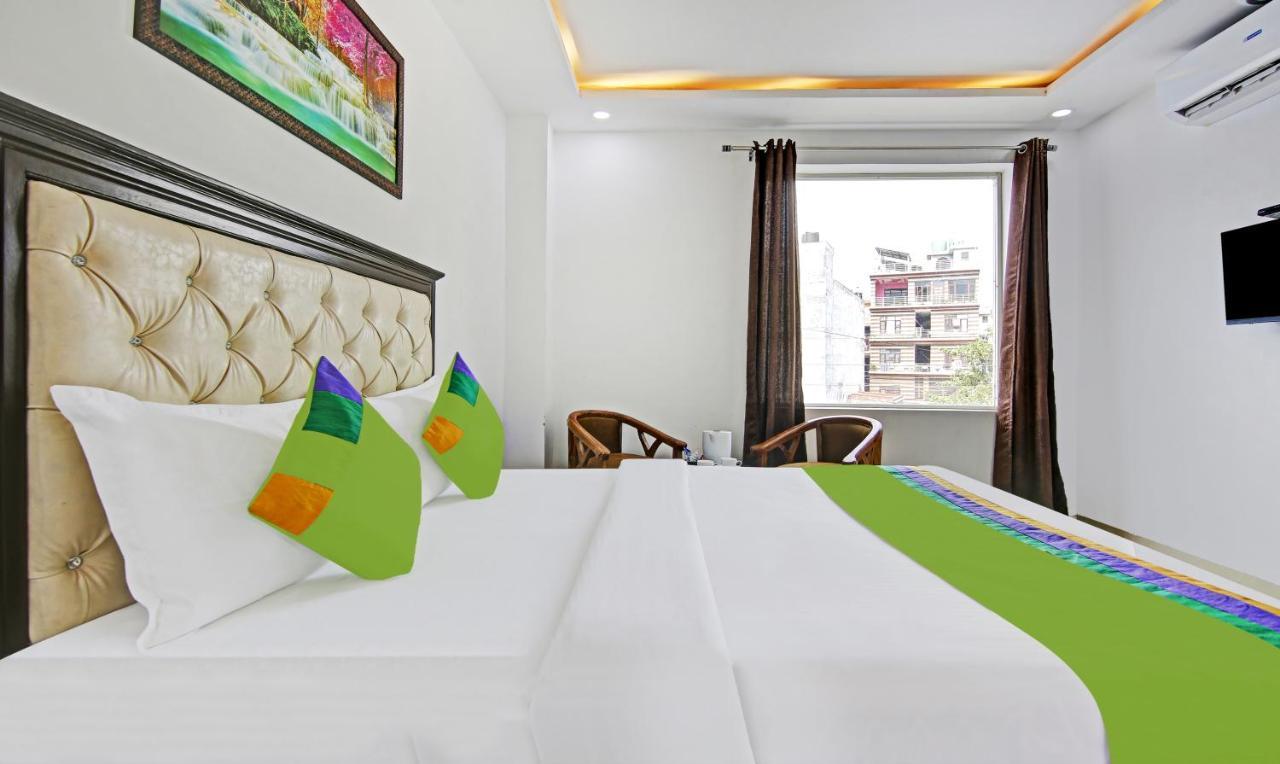 Treebo Royal Empire Adarsh Nagar, Chandigarh Hotel ภายนอก รูปภาพ