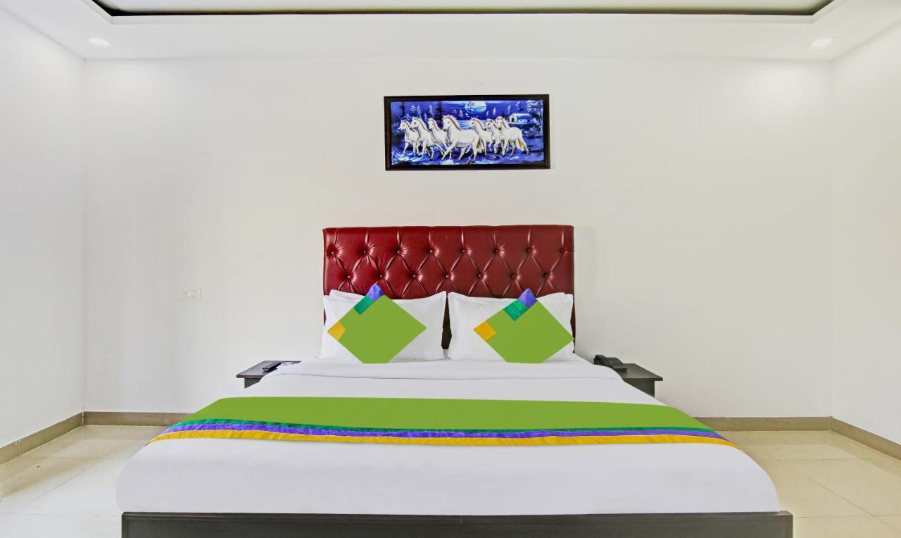 Treebo Royal Empire Adarsh Nagar, Chandigarh Hotel ภายนอก รูปภาพ