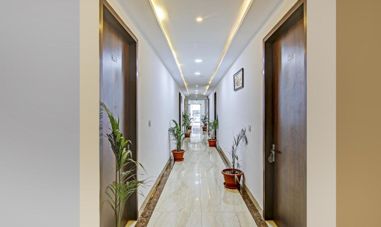 Treebo Royal Empire Adarsh Nagar, Chandigarh Hotel ภายนอก รูปภาพ