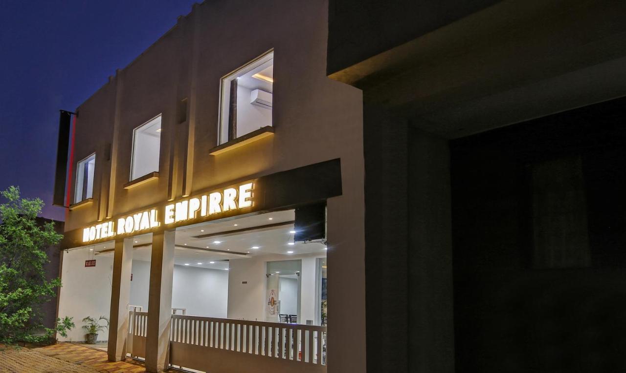 Treebo Royal Empire Adarsh Nagar, Chandigarh Hotel ภายนอก รูปภาพ