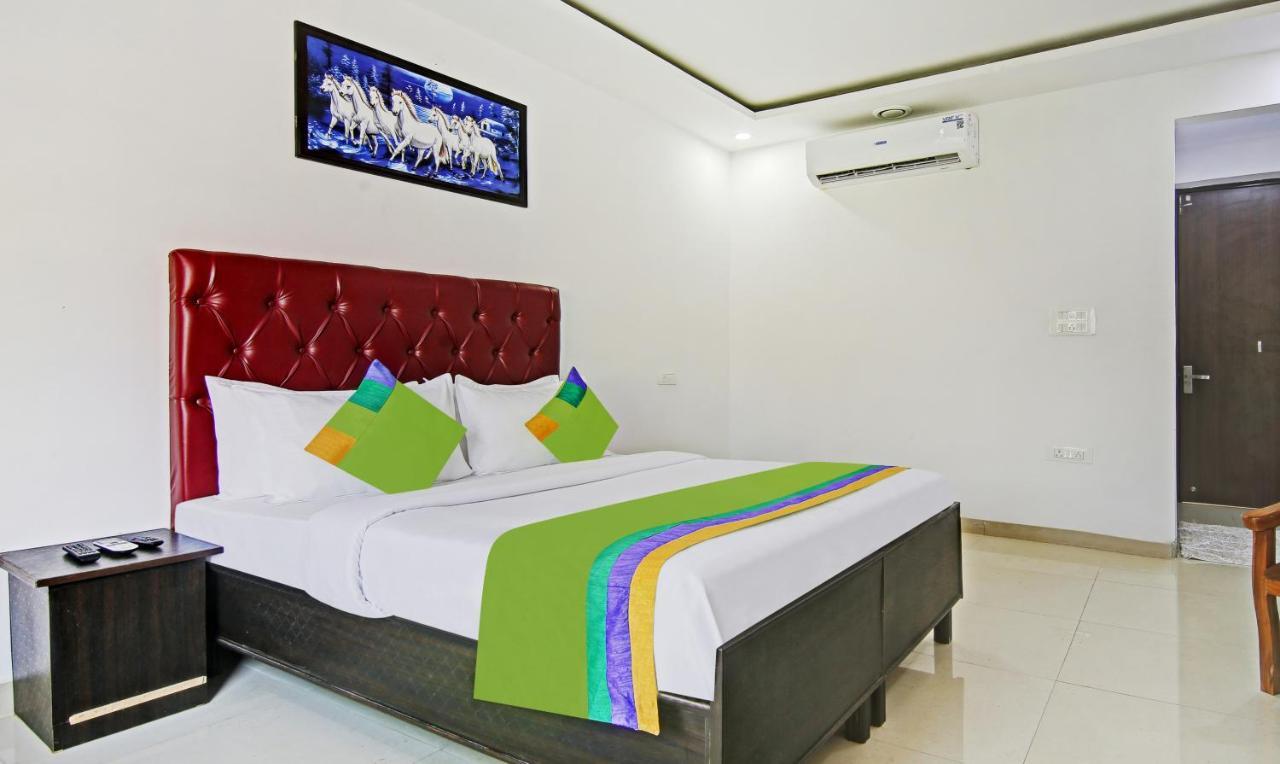 Treebo Royal Empire Adarsh Nagar, Chandigarh Hotel ภายนอก รูปภาพ