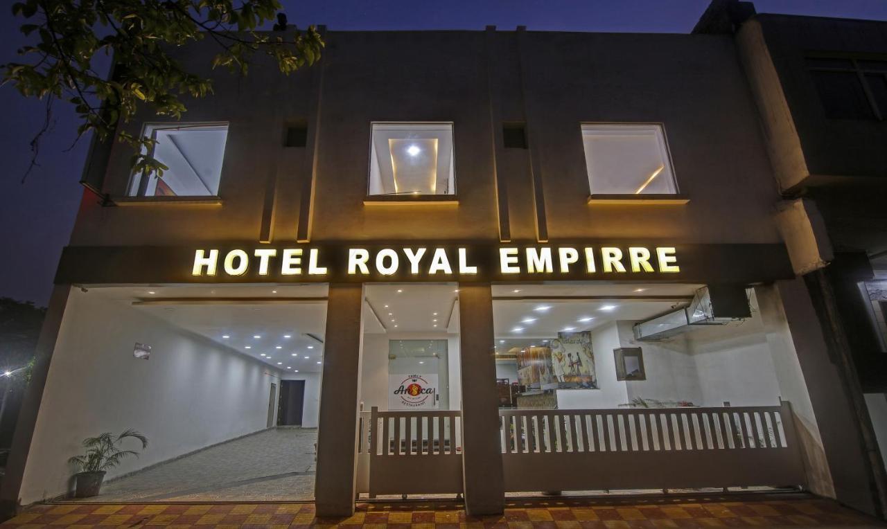 Treebo Royal Empire Adarsh Nagar, Chandigarh Hotel ภายนอก รูปภาพ